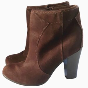 Liz & Co Brown Suede Ankle Boots Size 7 Stacked Heels
